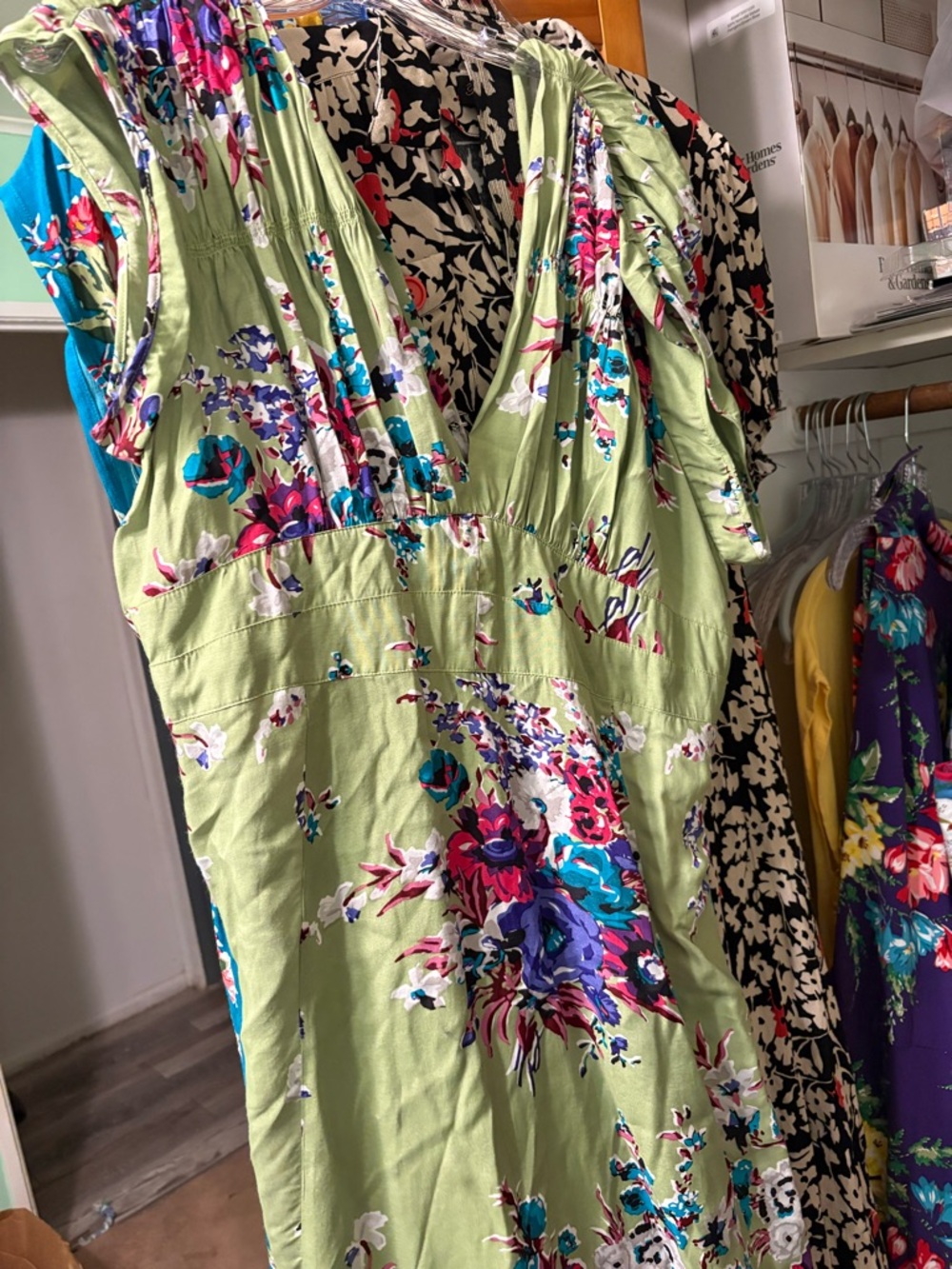 1940 olivine floral